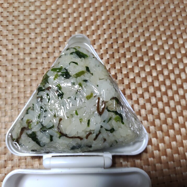 大根葉と昆布マヨネーズおにぎり